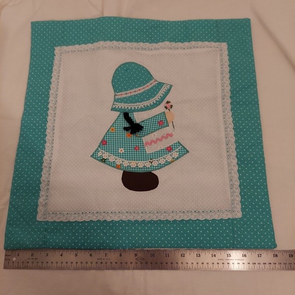 Set Of 2 Sunbonnet Sue Sam Pillow Covers Green White Pink Orange Brown 17 x 17 - Picture 3 of 16